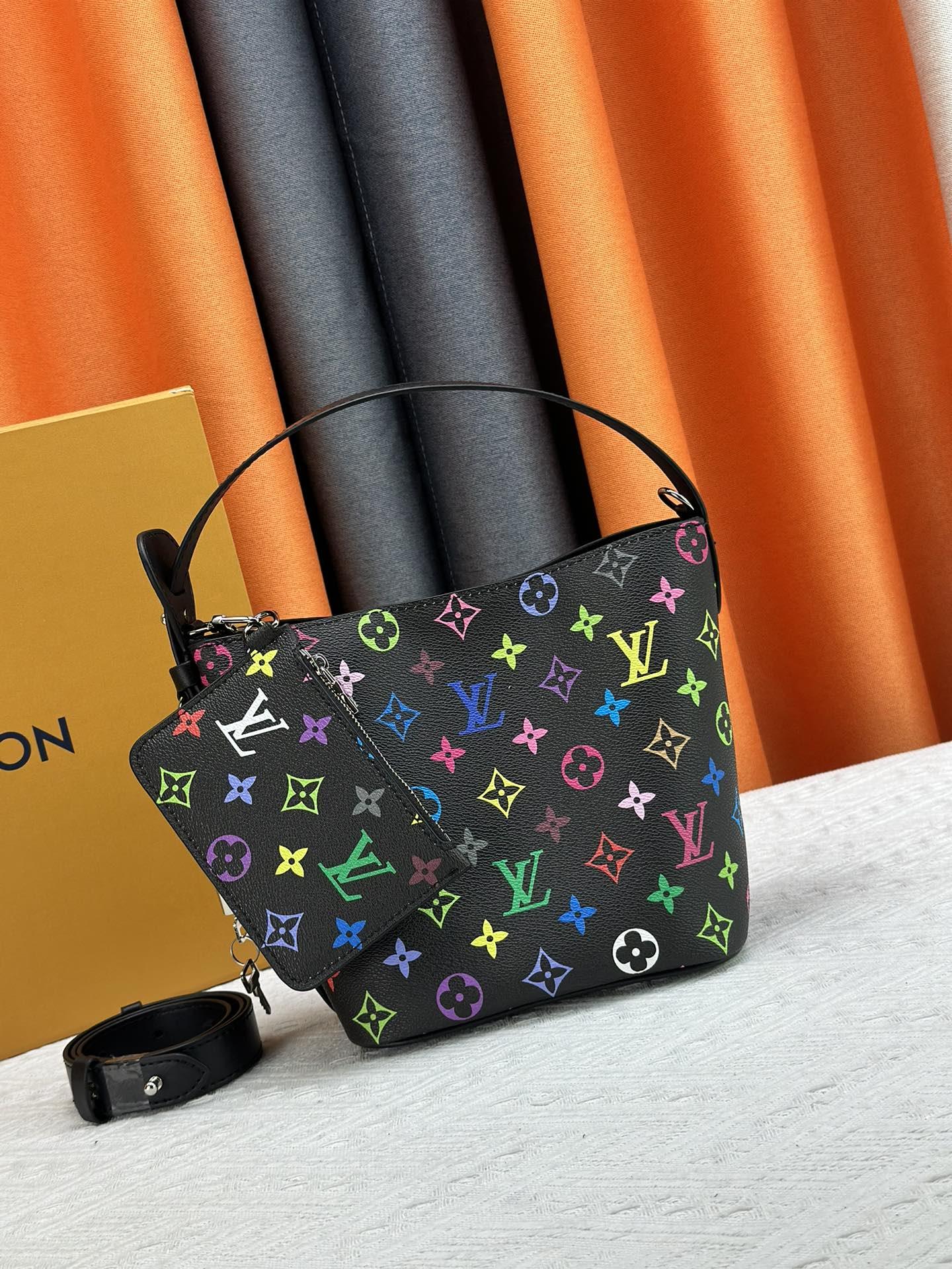 LV bag 658